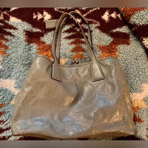 Coach Signature Stitch Carryall Kiss Lock Patent Leather Satchel - Picture 3 of 16